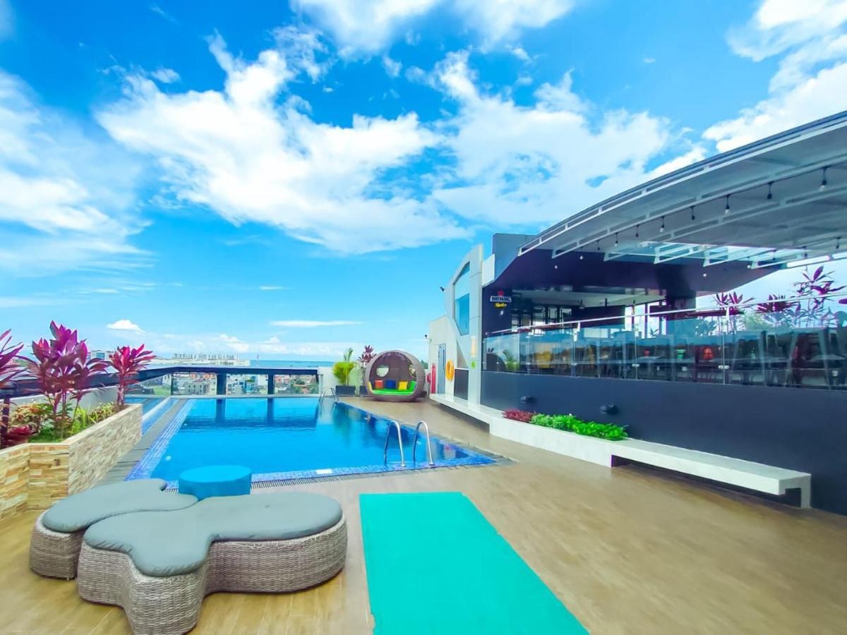 Hotel Maxonehotels @balikpapan